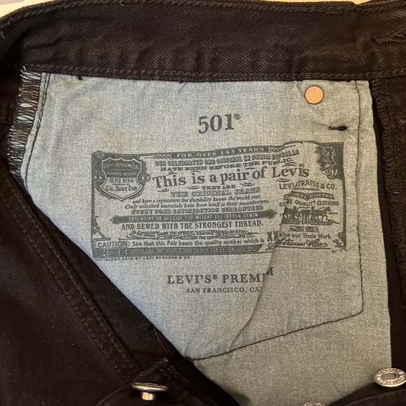 Never worn Levis 501 high waisted black button up denim shorts - Picture 5 of 7